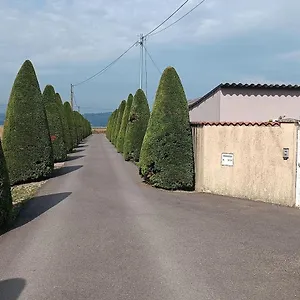  Hébergement de vacances Charmante Maison Avec Piscine